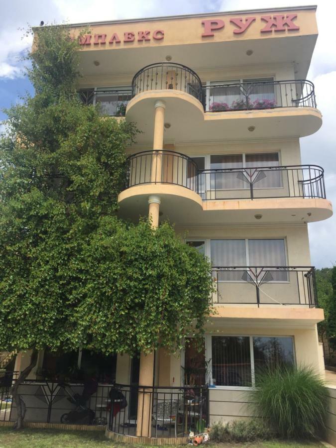 Complex Ruzh Apartments غولدن ساندز المظهر الخارجي الصورة
